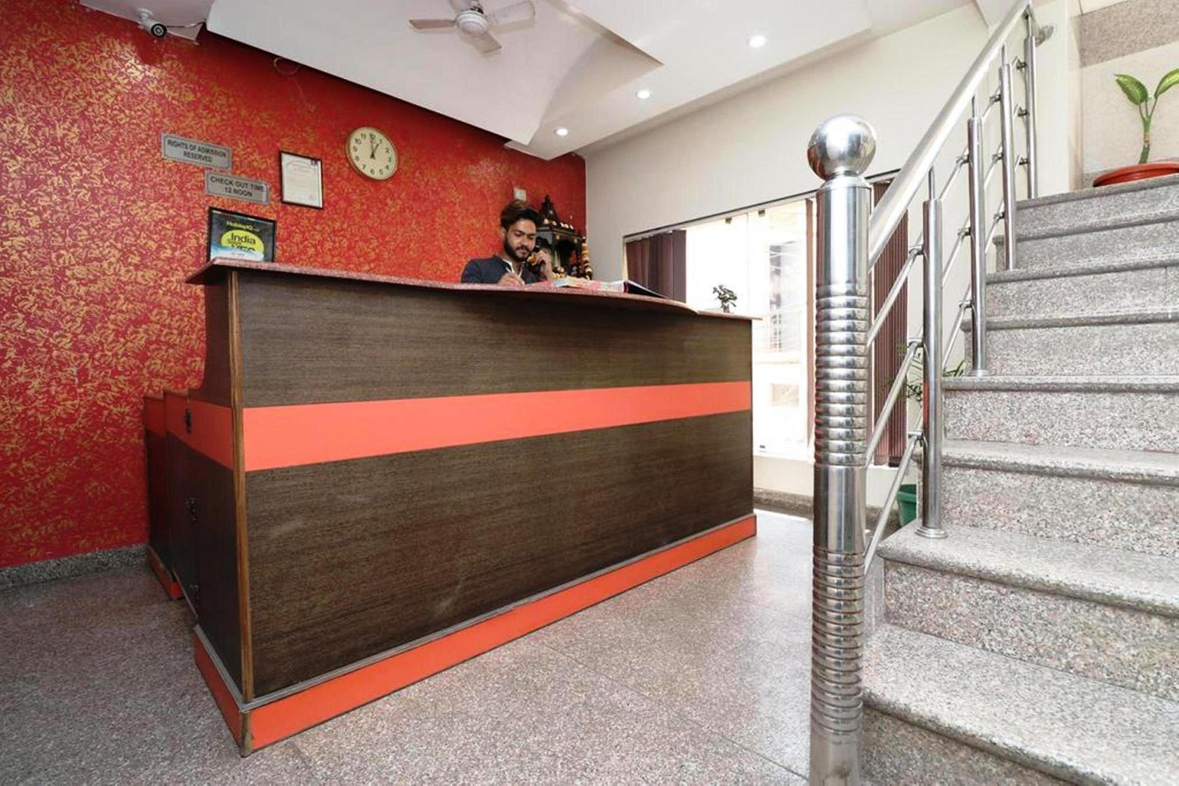 Airport Hotel Mayank Residency Nueva Delhi Exterior foto