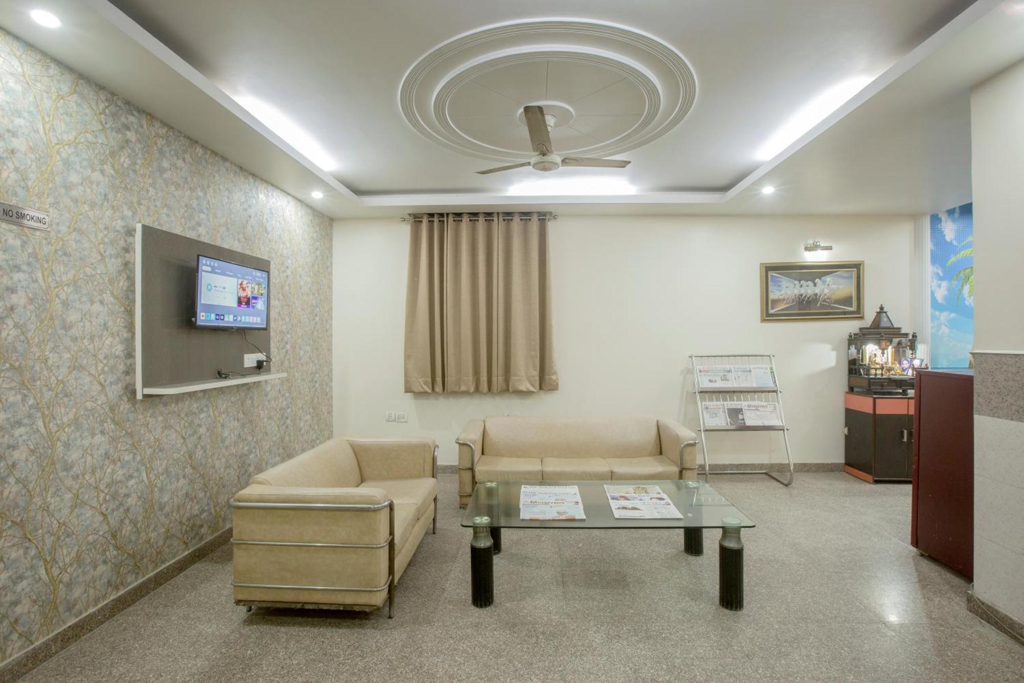 Airport Hotel Mayank Residency Nueva Delhi Exterior foto