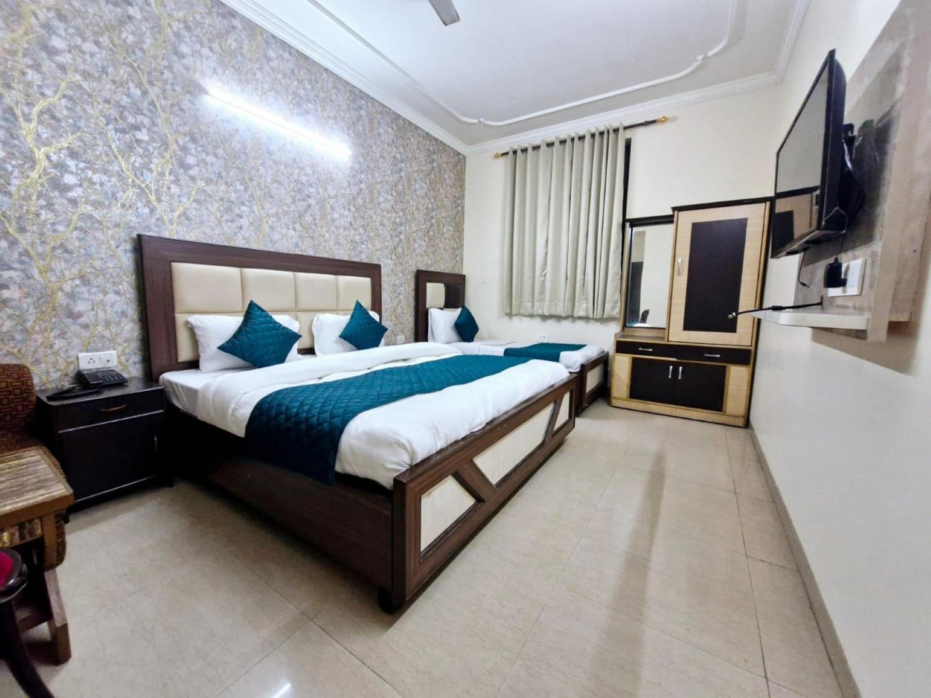 Airport Hotel Mayank Residency Nueva Delhi Exterior foto