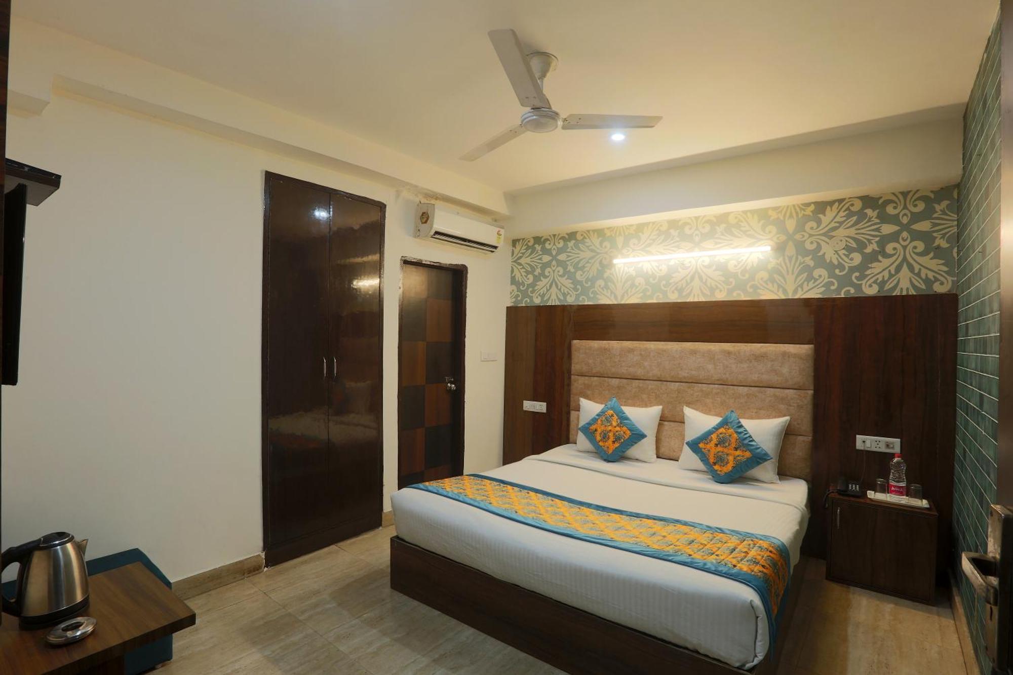 Airport Hotel Mayank Residency Nueva Delhi Exterior foto