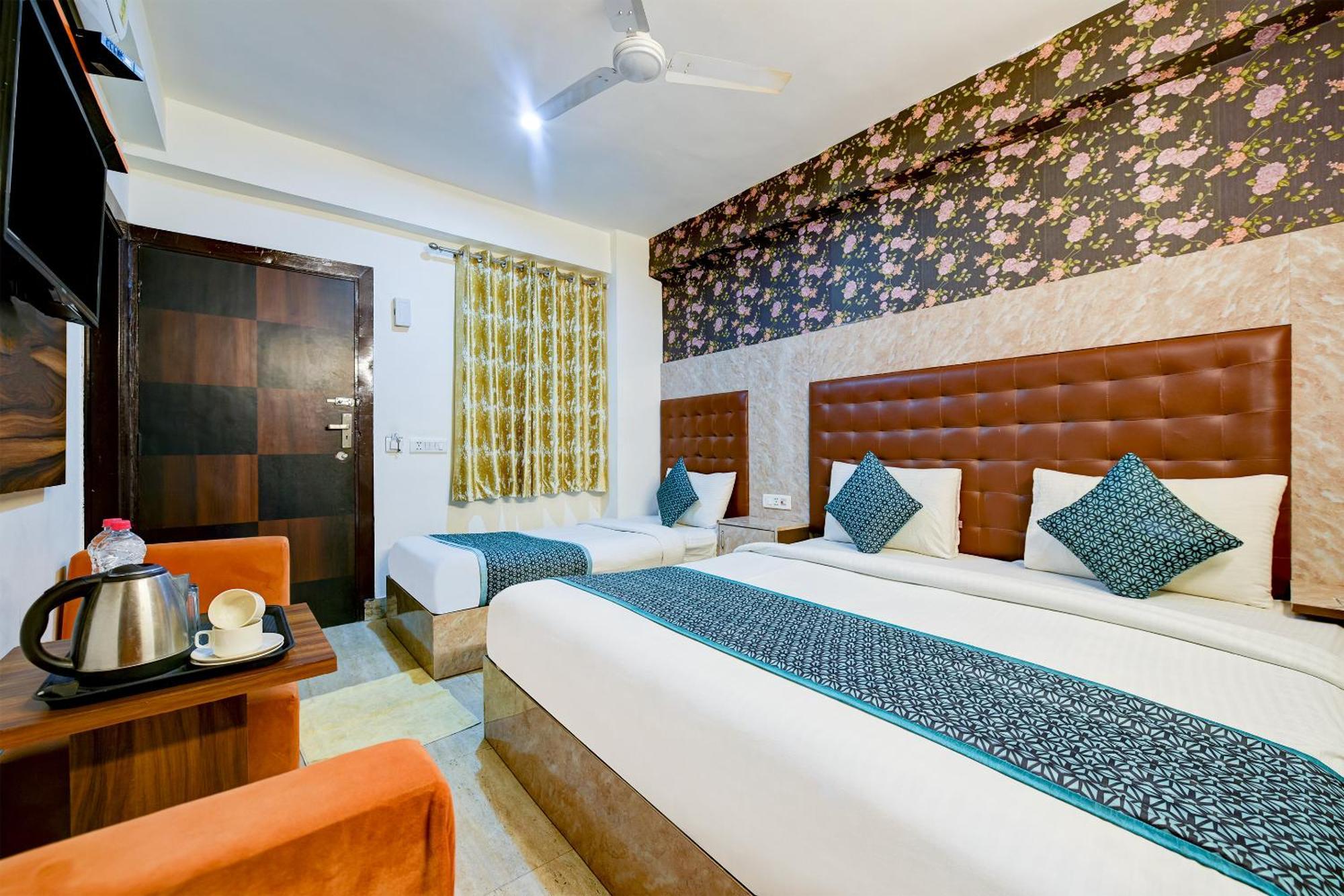 Airport Hotel Mayank Residency Nueva Delhi Exterior foto