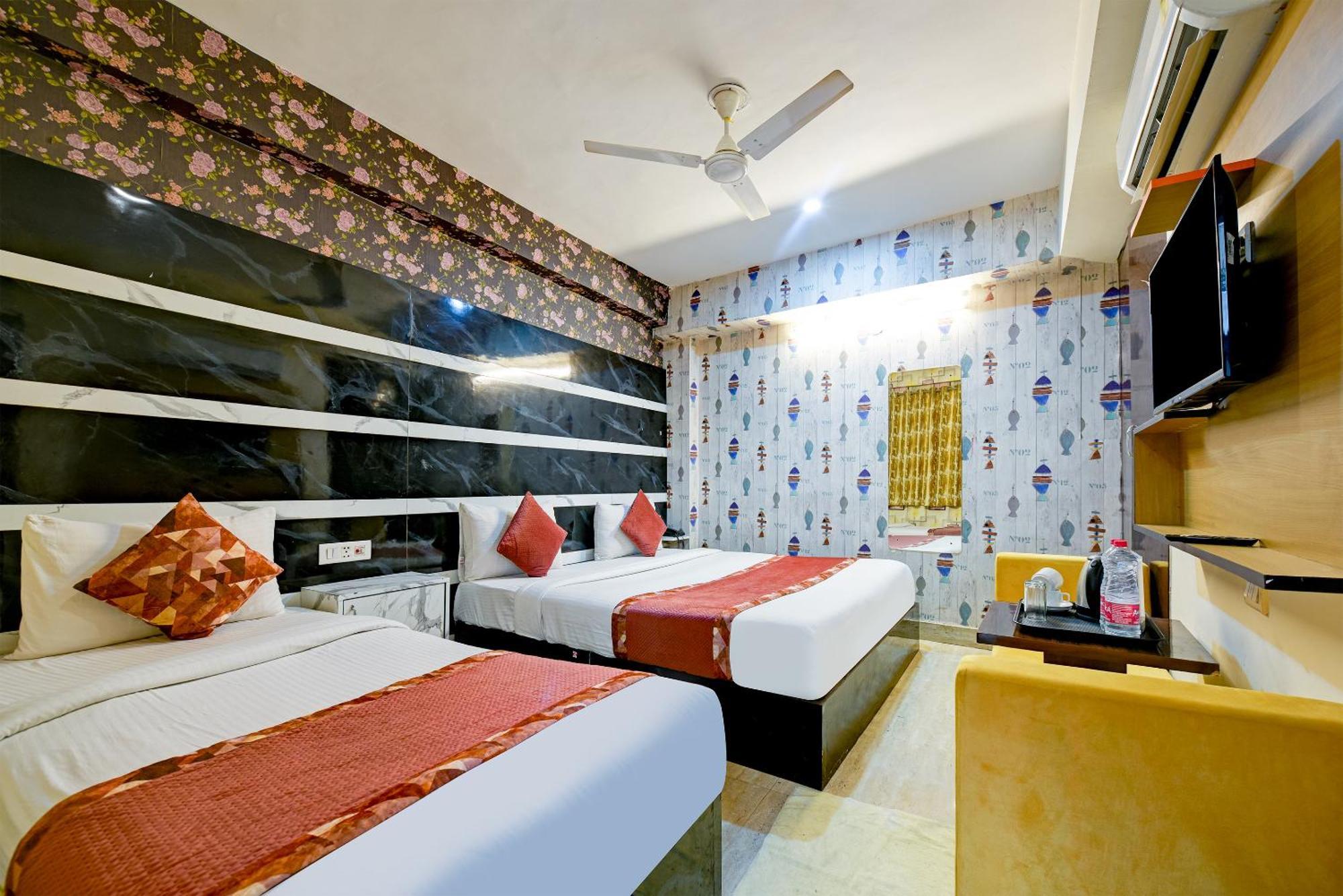 Airport Hotel Mayank Residency Nueva Delhi Exterior foto
