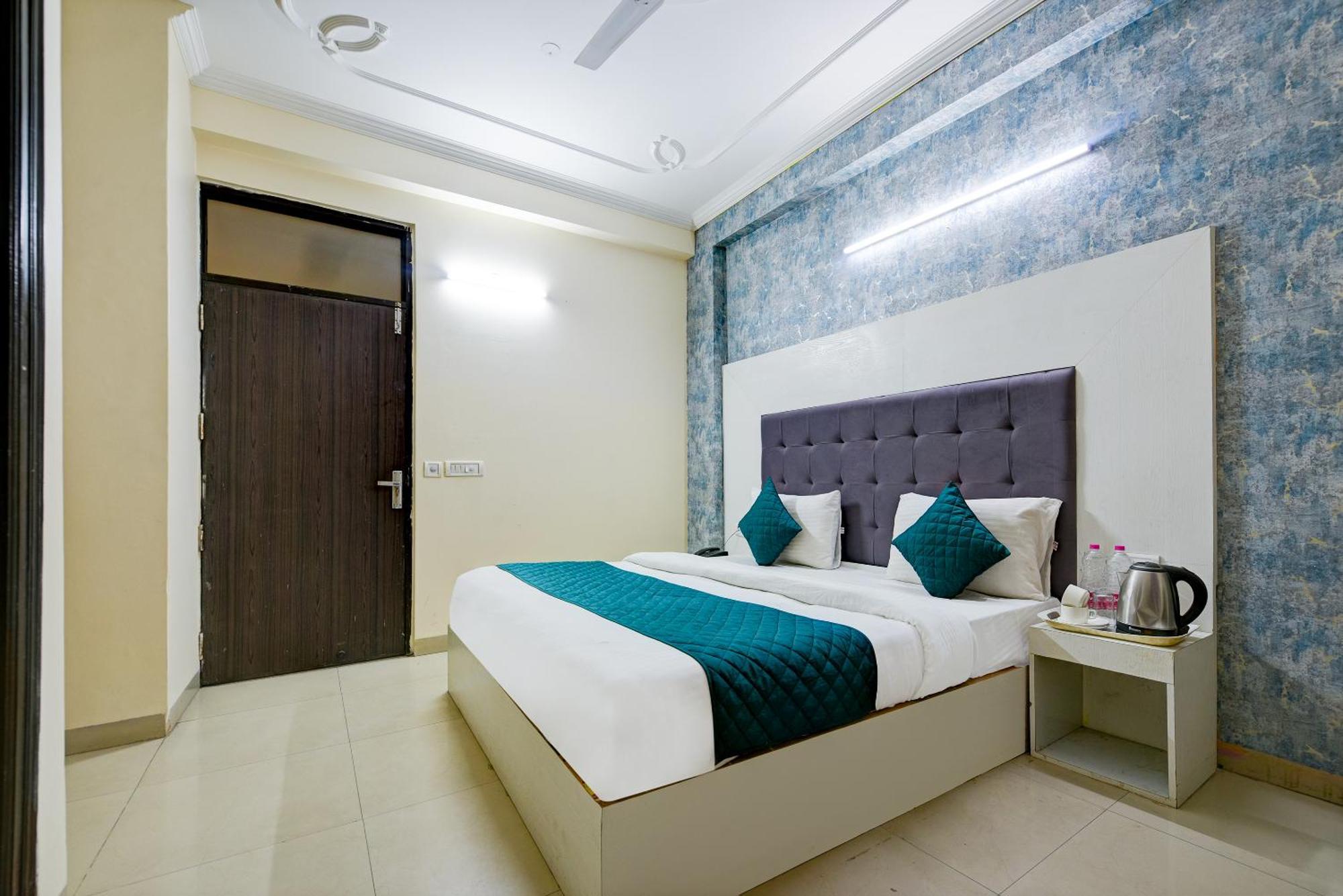 Airport Hotel Mayank Residency Nueva Delhi Exterior foto