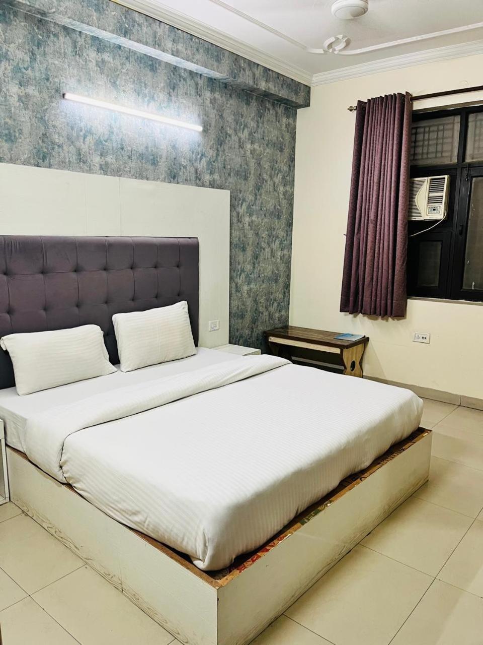 Airport Hotel Mayank Residency Nueva Delhi Exterior foto