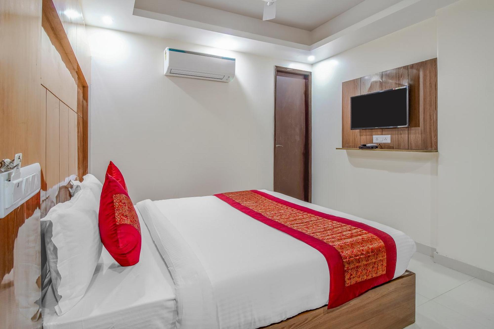Airport Hotel Mayank Residency Nueva Delhi Exterior foto