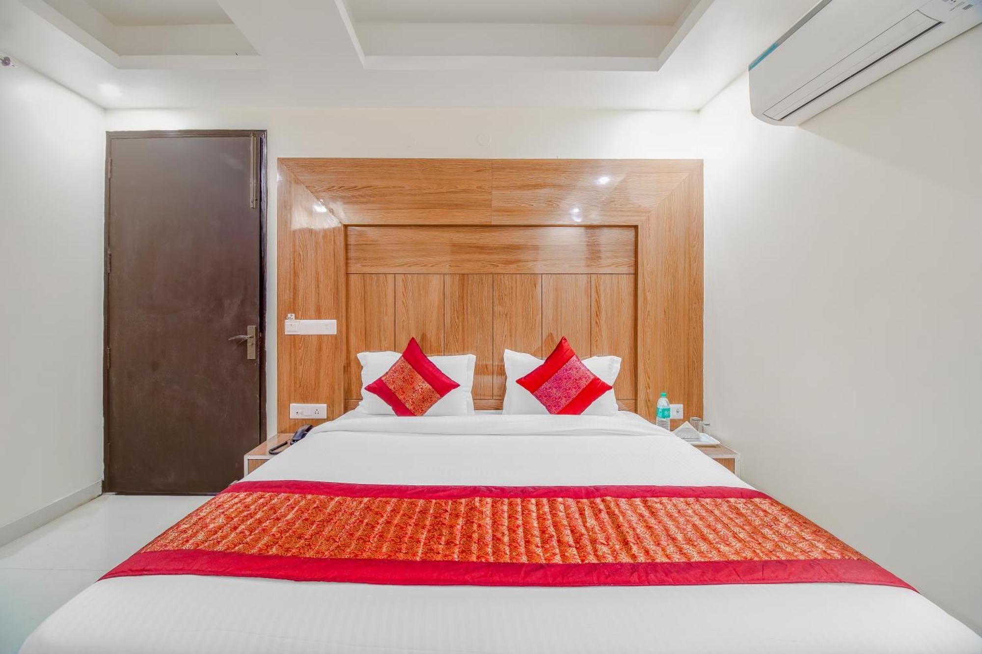 Airport Hotel Mayank Residency Nueva Delhi Exterior foto