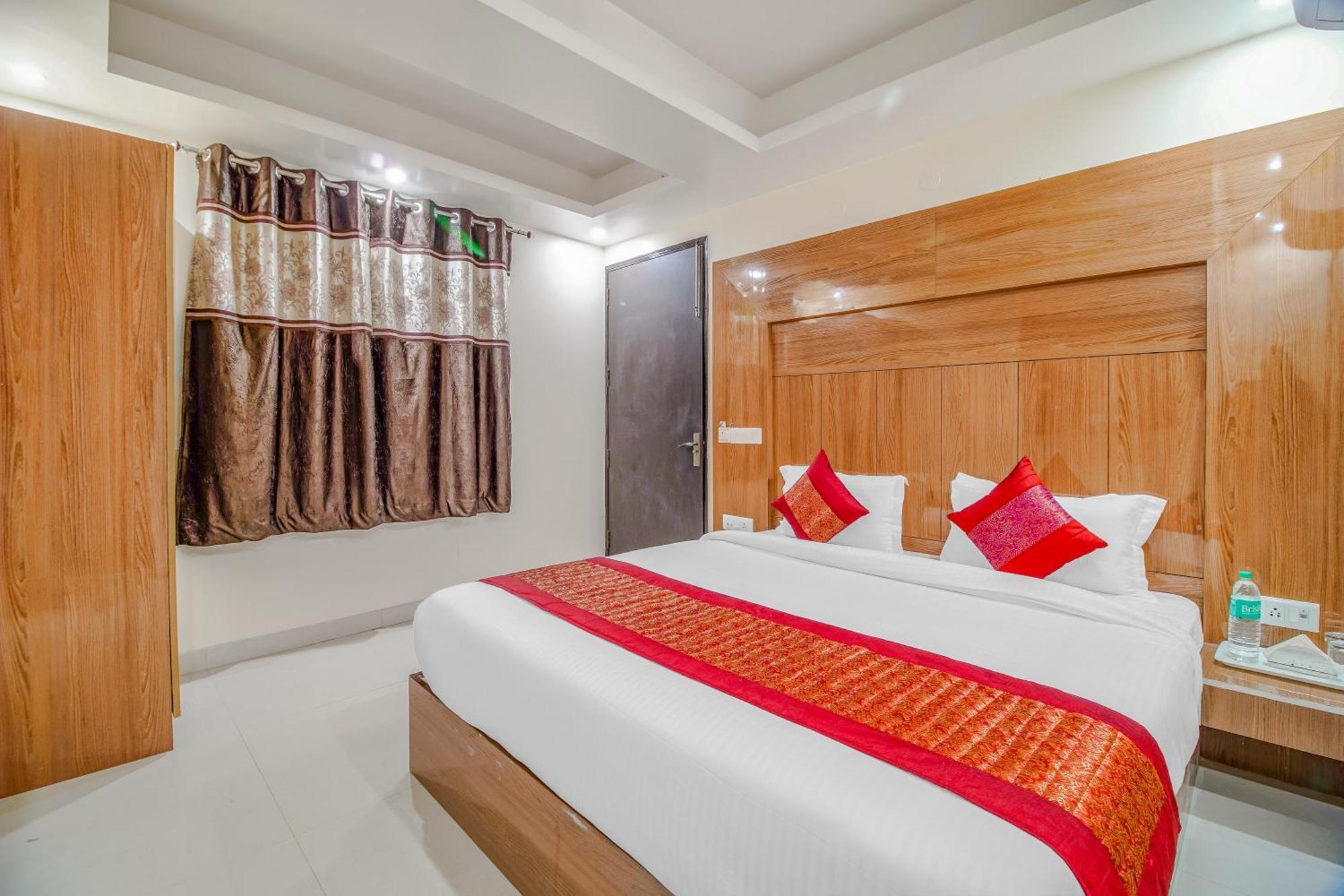 Airport Hotel Mayank Residency Nueva Delhi Exterior foto